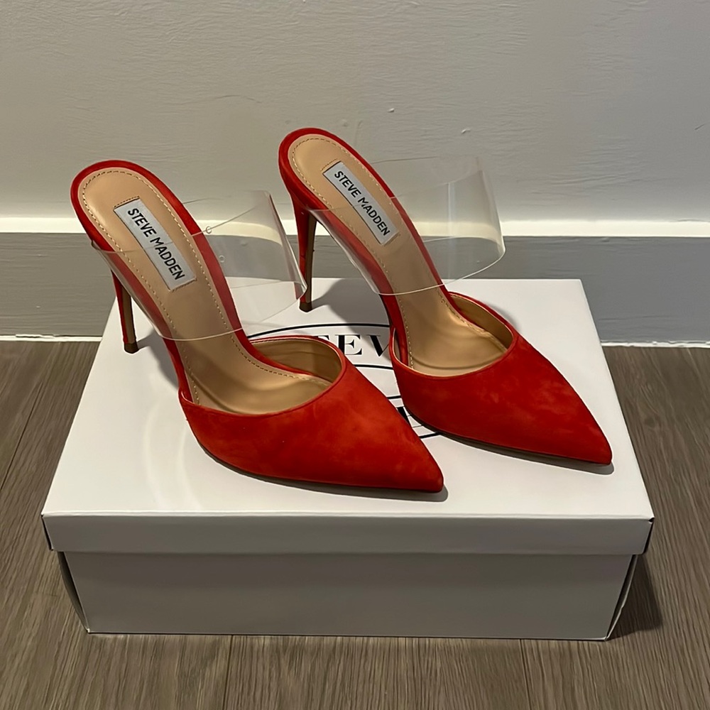 Steve Madden Daydream heel in red suede